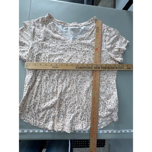 Old Navy Everywear V-Neck T-Shirt Women L Animal Print Tee Cotton Summer Relaxed - Picture 5 of 9